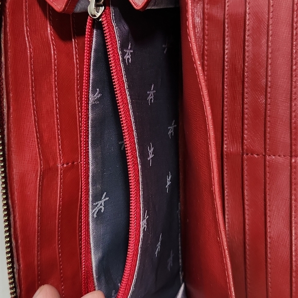 Faux Leather Oxblood Red Zip Wallet Clutch Kenneth Cole - Picture 5 of 12